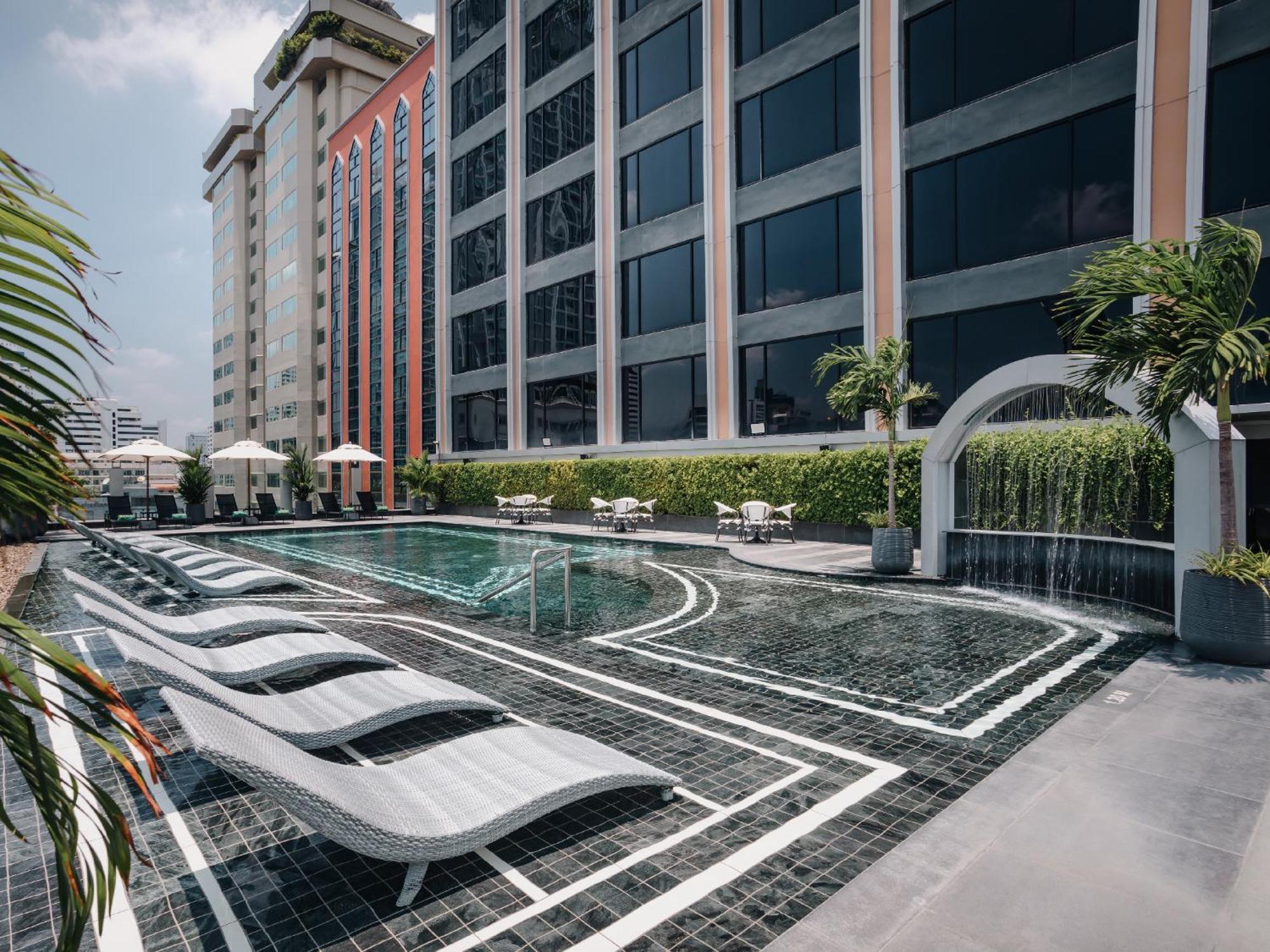 Aira Hotel Bangkok Sukhumvit 11 Exterior photo